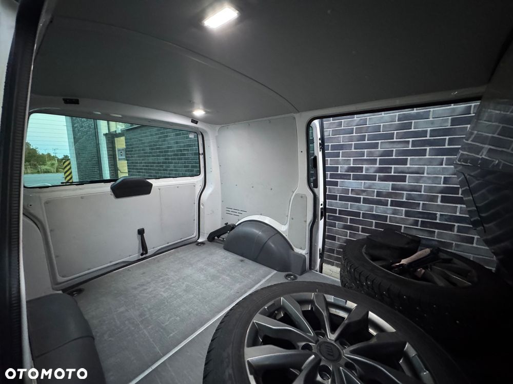 Volkswagen Transporter - 18