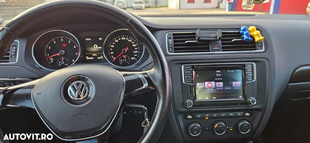 Volkswagen Jetta - 10