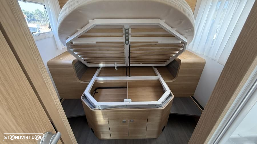 Adria Matrix 670 SC cama central e basculante - 29