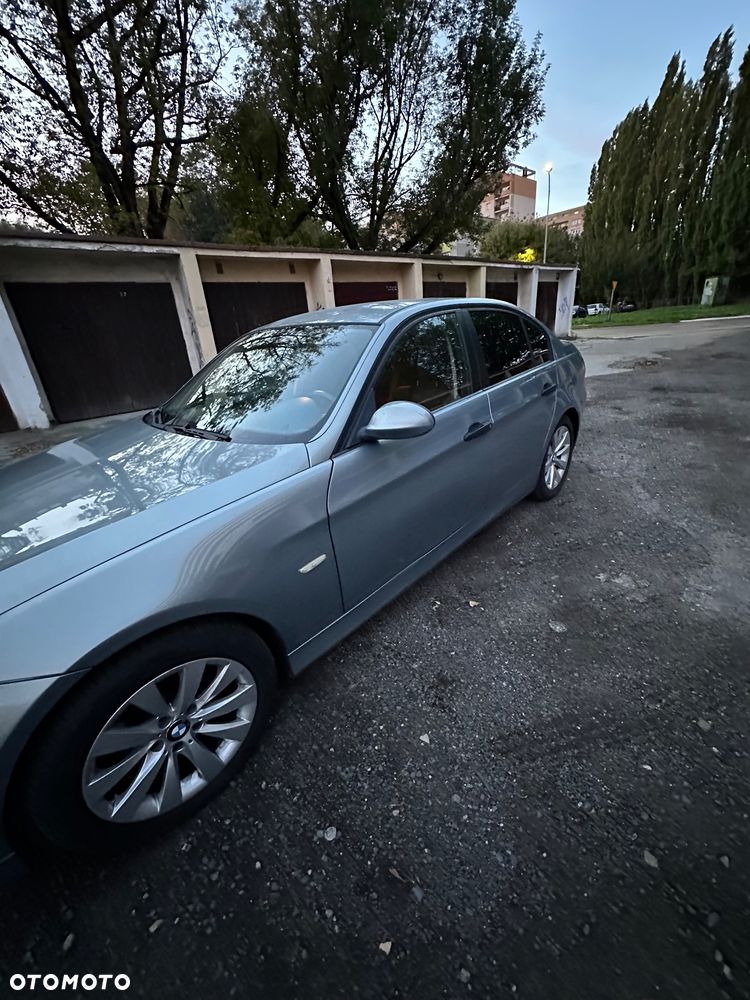 BMW Seria 3 318i - 10