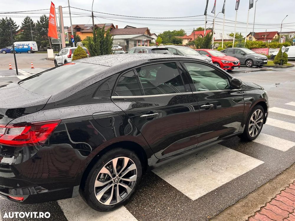 Renault Megane TCE 140 Techno - 6