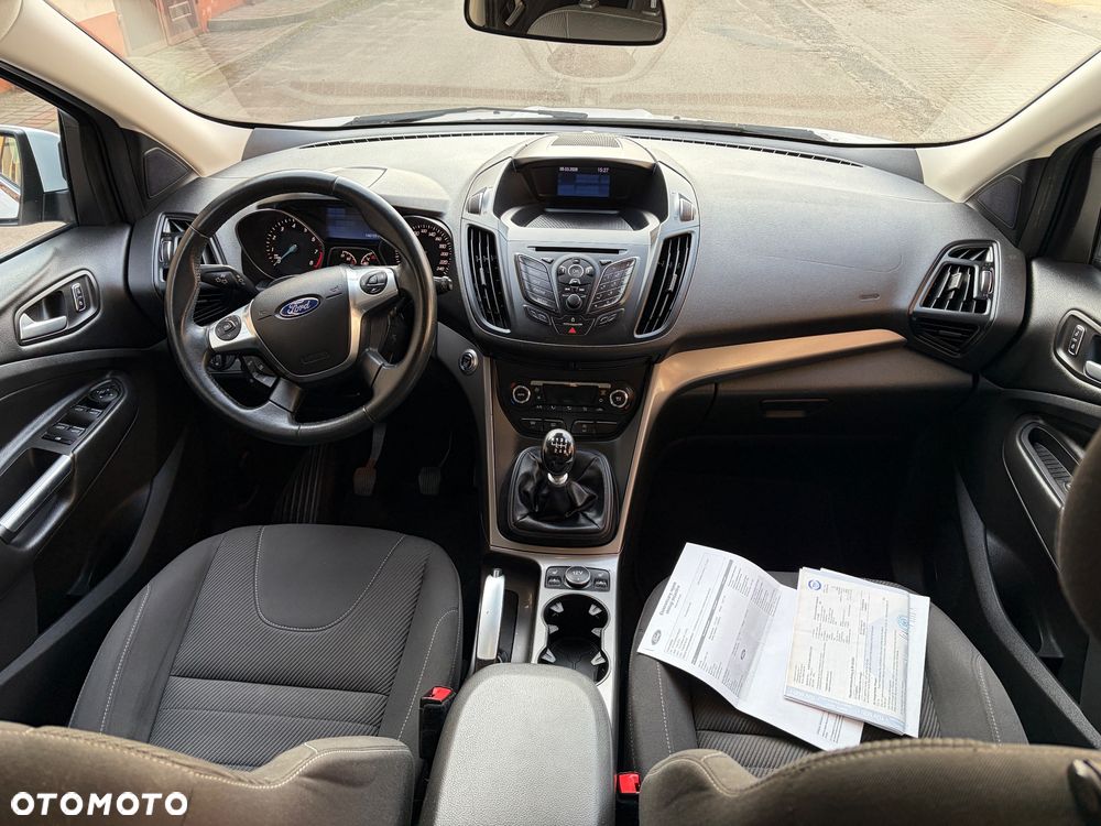 Ford Kuga 1.5 EcoBoost 2x4 Titanium - 24