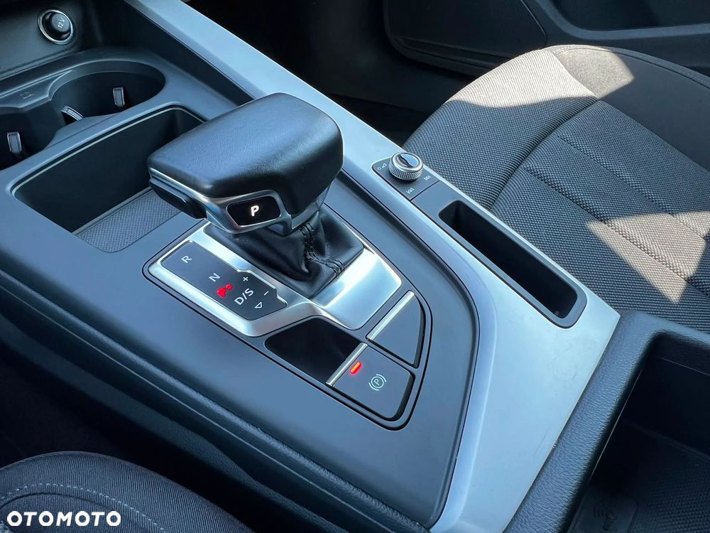 Audi A4 Avant 30 TDI S tronic - 11
