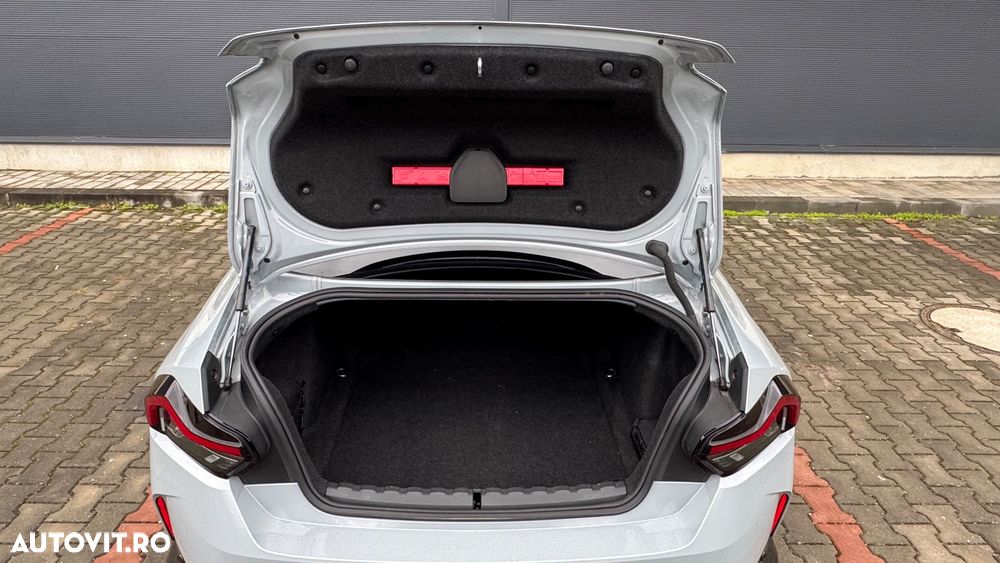 BMW M2 M240i xDrive AT - 17