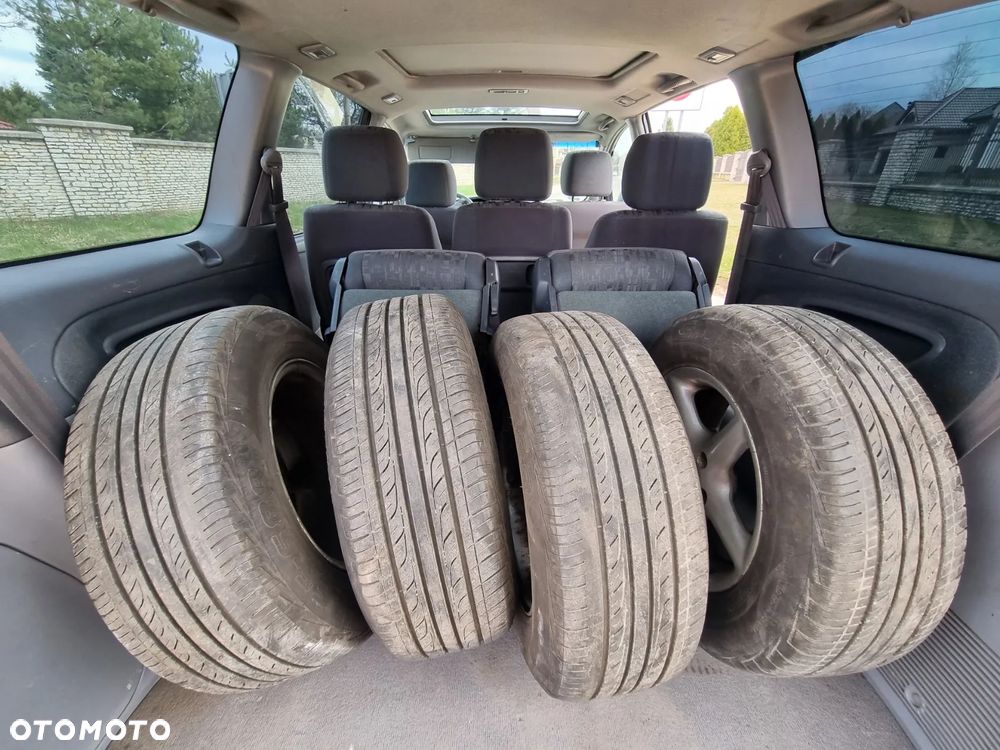 Toyota Previa 2.0 D-4D Luna - 15