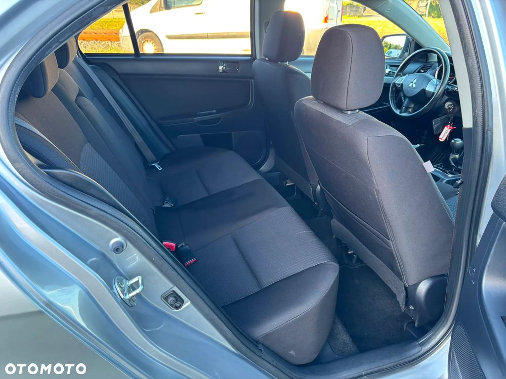 Mitsubishi Lancer 1.6 Invite - 15