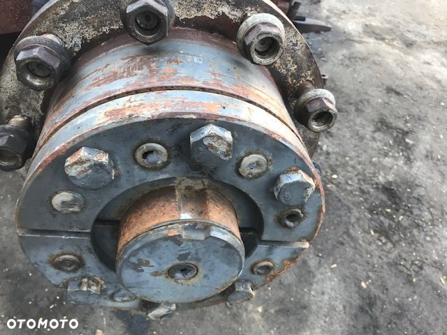 Massey Ferguson - Piasta Koła Klin Mocowanie Koła Tylnego - 1