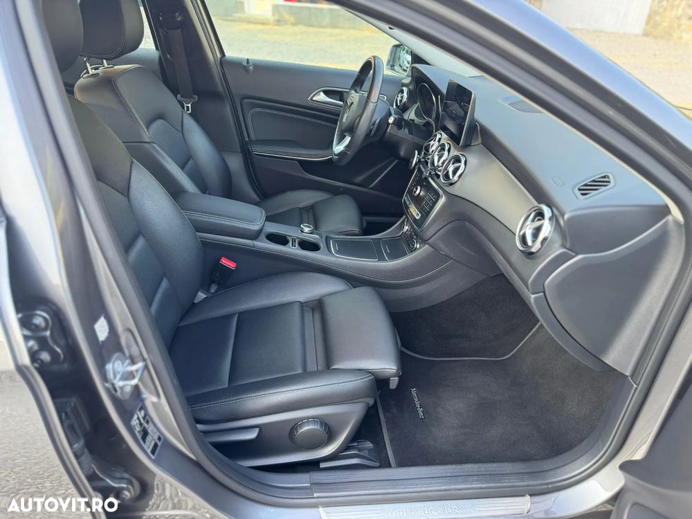 Mercedes-Benz GLA - 8