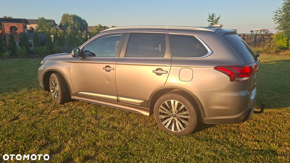 Mitsubishi Outlander 2.0 Intense 4WD CVT - 24
