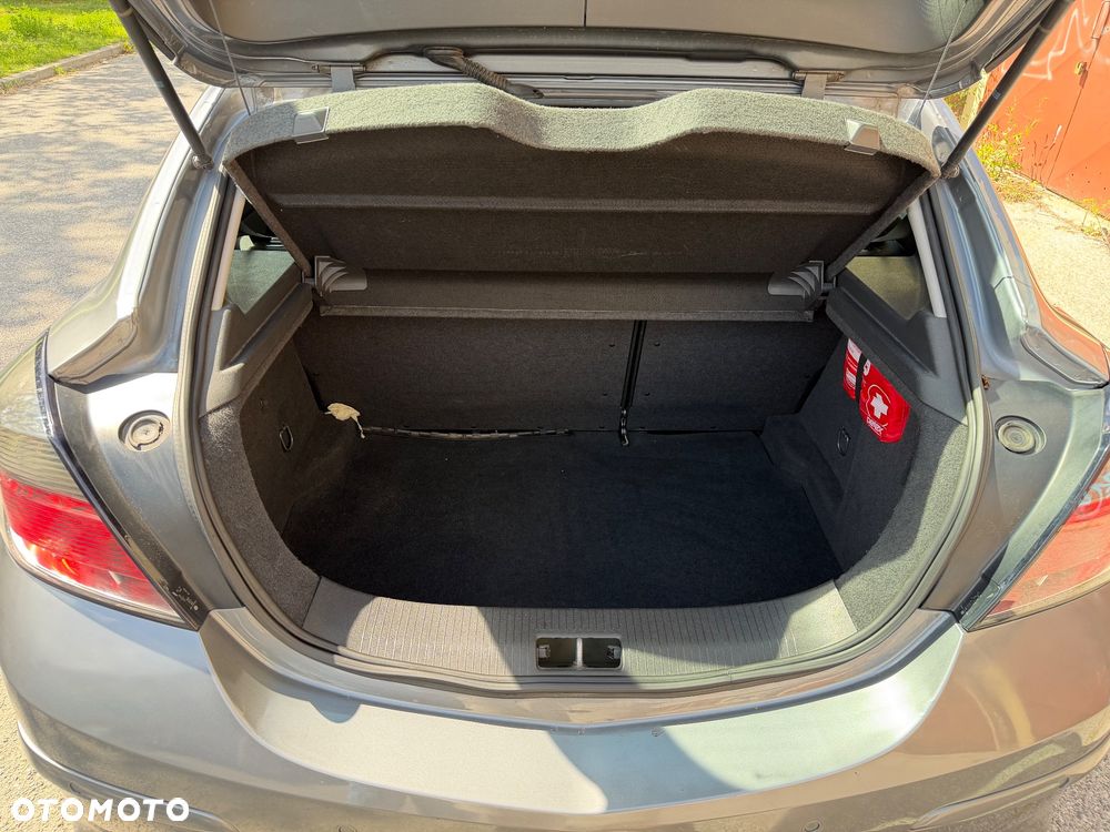 Opel Astra 1.6 NAVI - 25