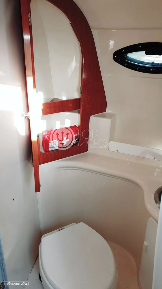 Regal 2665 Commodore - 26