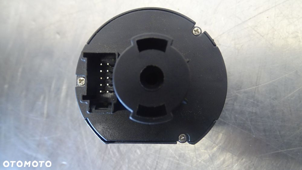 PRZEŁĄCZNIK ŚWIATEŁ VOLKSWAGEN GOLF V 2.0SDI - 4