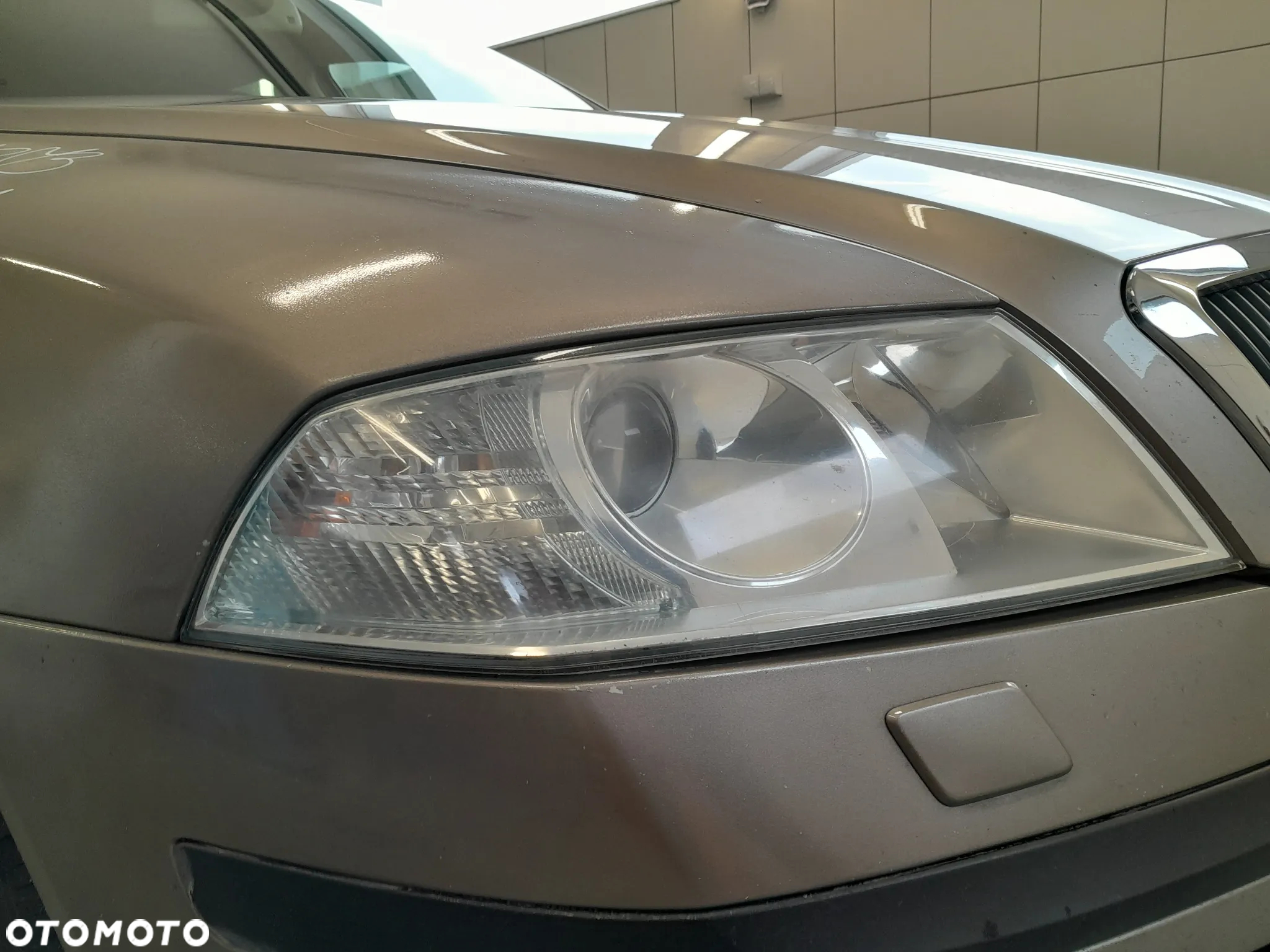 SKODA OCTAVIA II LAMPA REFLEKTOR PRAWA PRZEDNIA PRAWY PRZÓD XENON - 2
