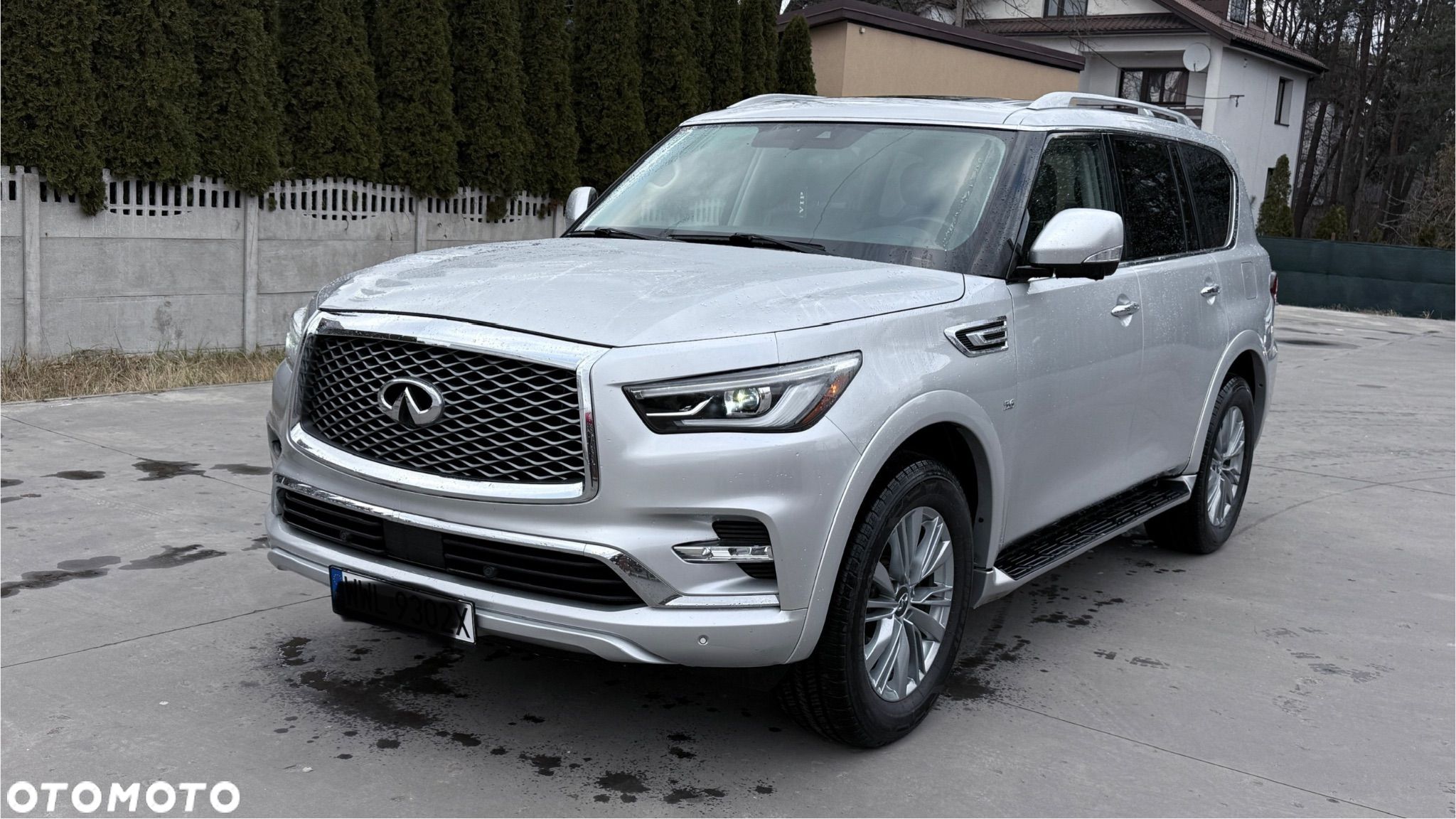 Infiniti QX80 - 1