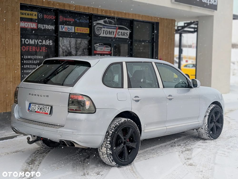 Porsche Cayenne - 4
