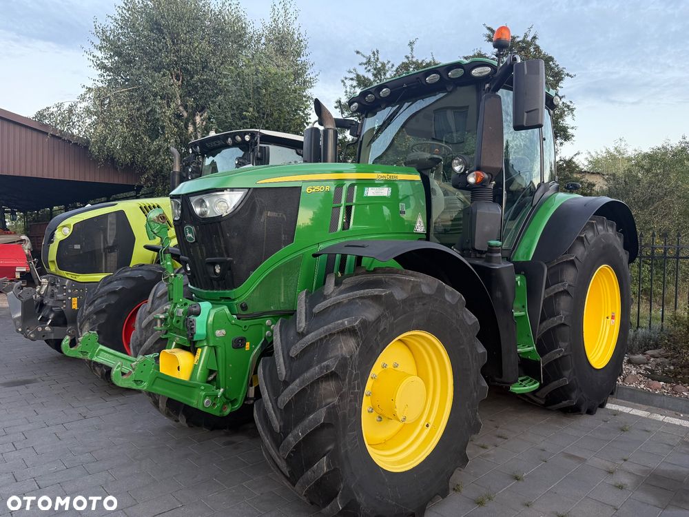 John Deere 6250R