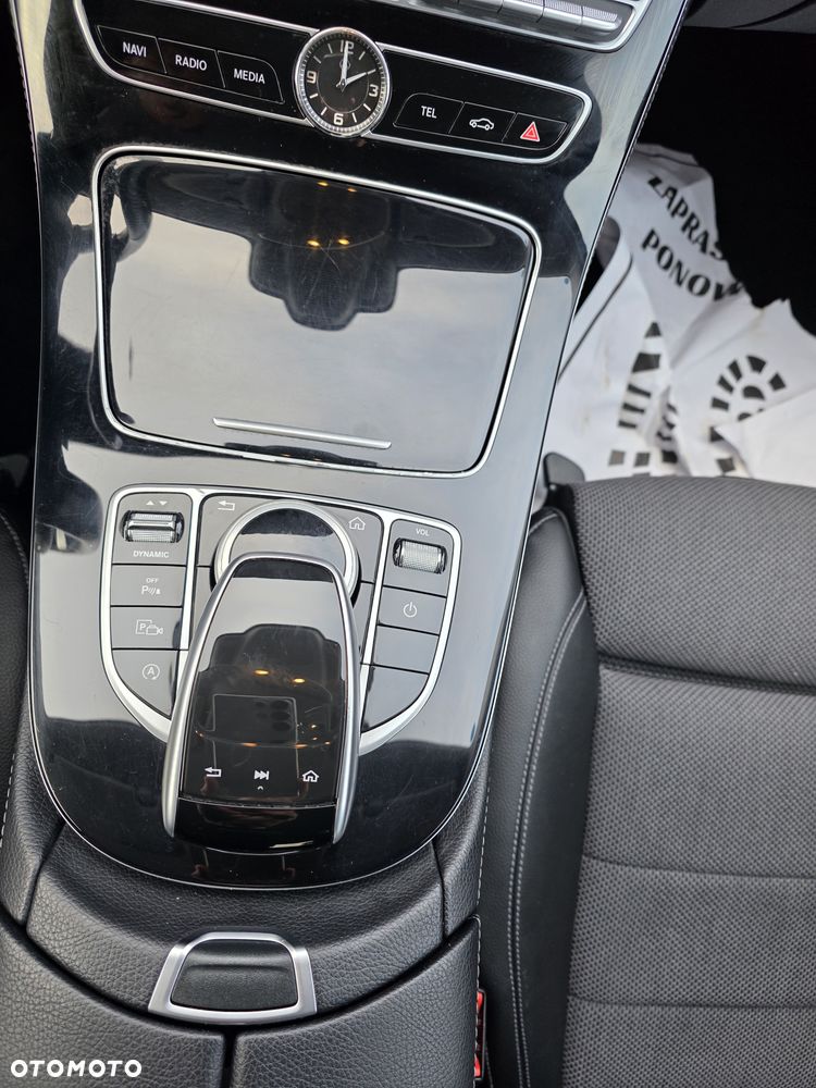 Mercedes-Benz Klasa E 200 9G-TRONIC - 25