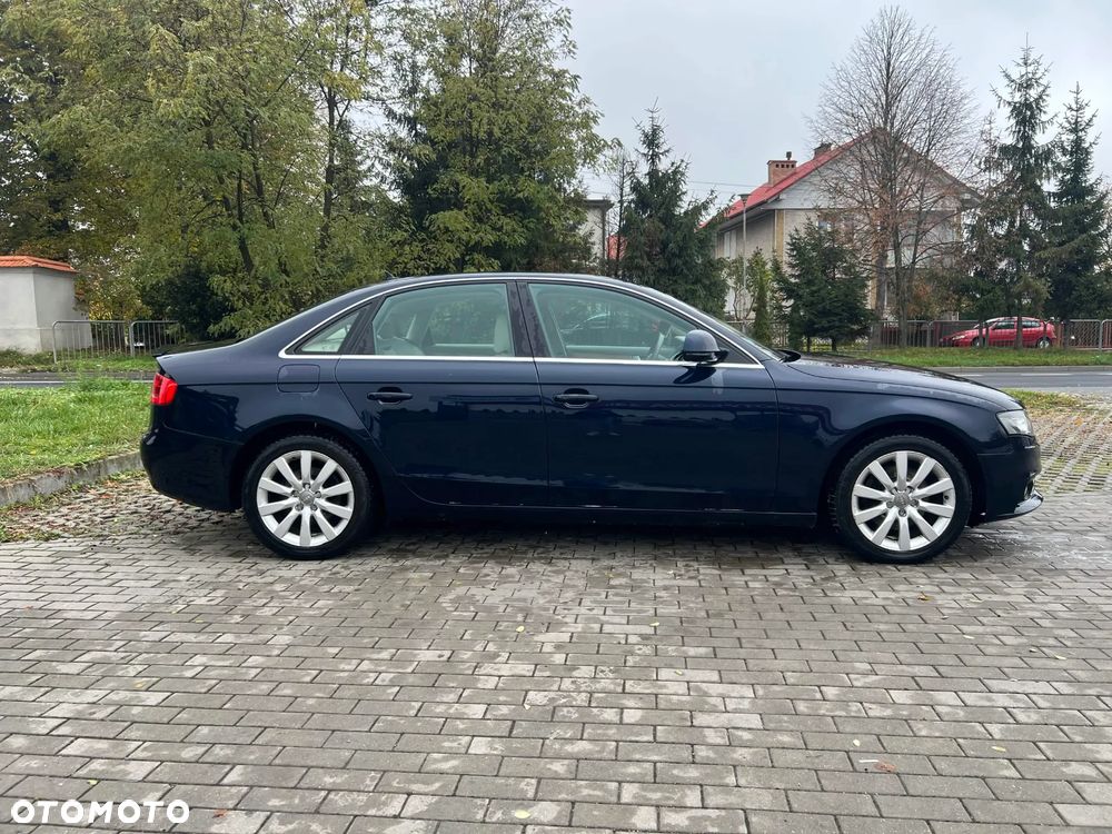 Audi A4 Limousine - 6