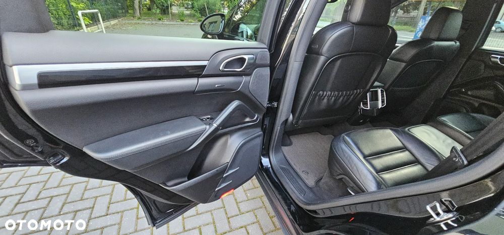 Porsche Cayenne Diesel Platinum Edition - 24