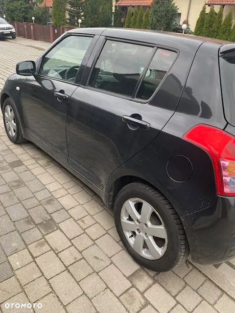 Suzuki Swift - 3