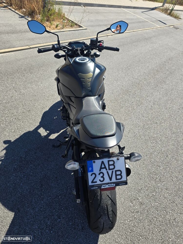 Suzuki GSX - 11