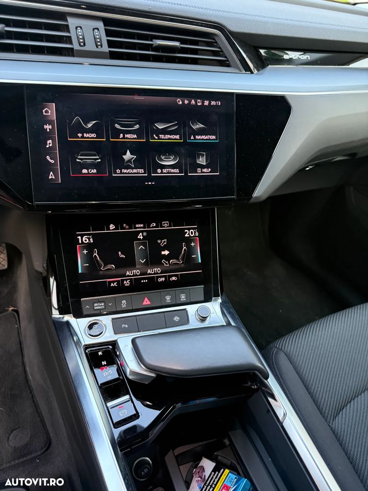 Audi e-tron 55 quattro - 12