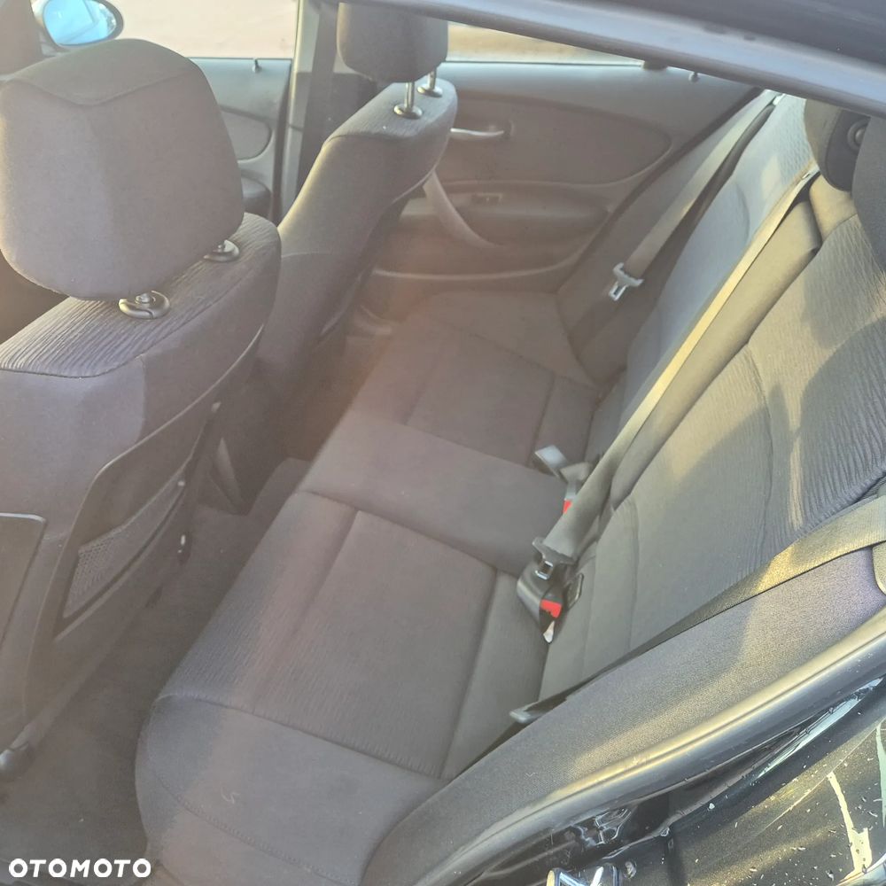 BMW Seria 1 116i - 11