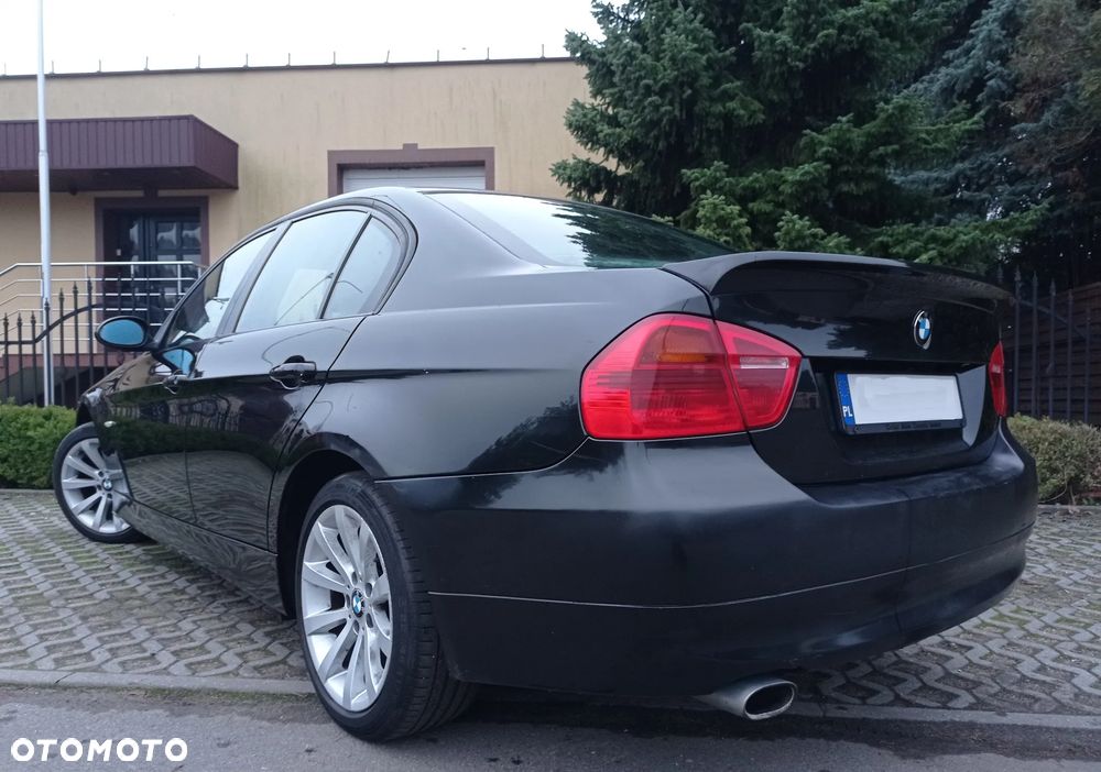 BMW Seria 3 318d - 4