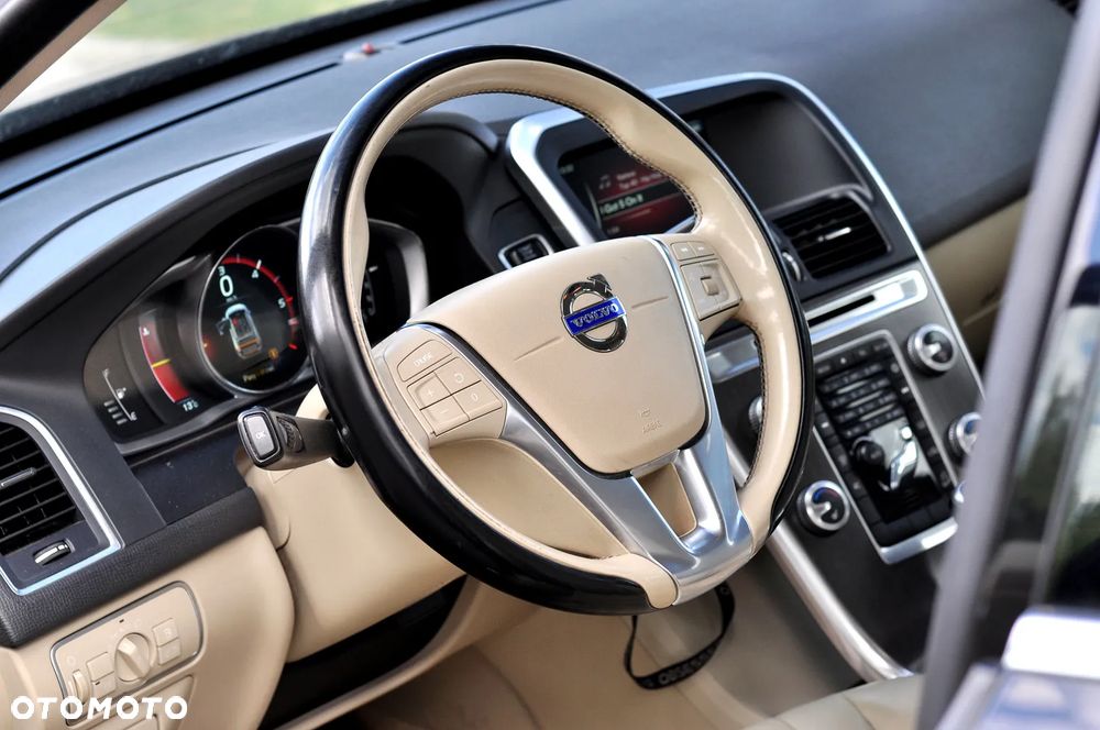 Volvo XC 60 D4 AWD Summum - 22