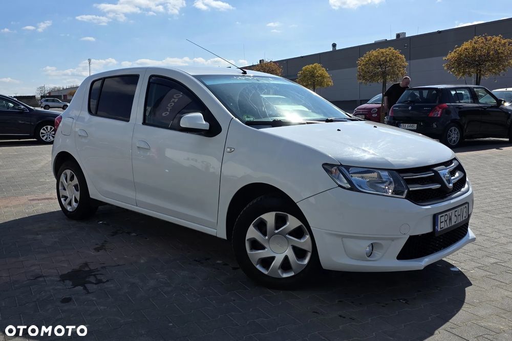 Dacia Sandero 1.2 16V 75 Laureate - 2