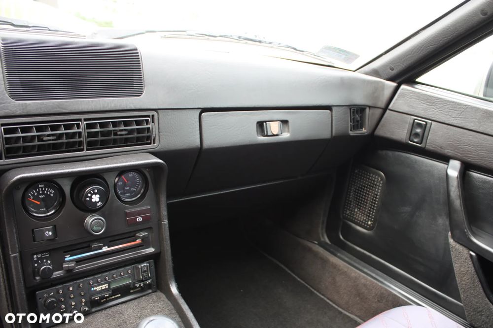 Porsche 924 - 24