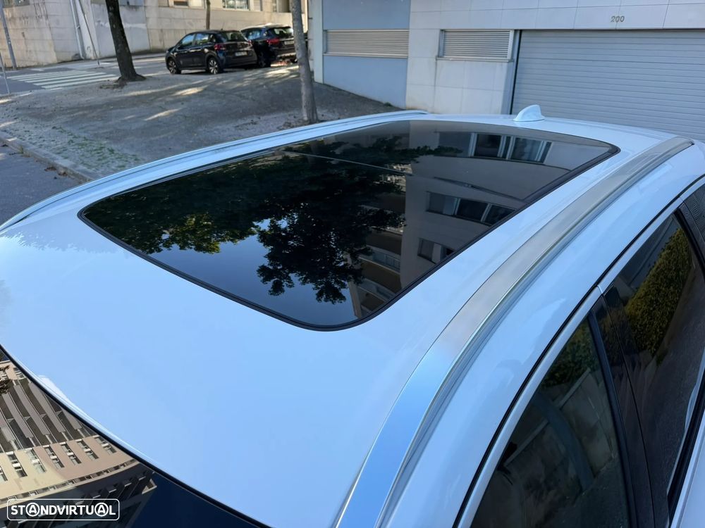 Volvo XC 60 2.0 D4 R-Design AWD Geartronic - 41