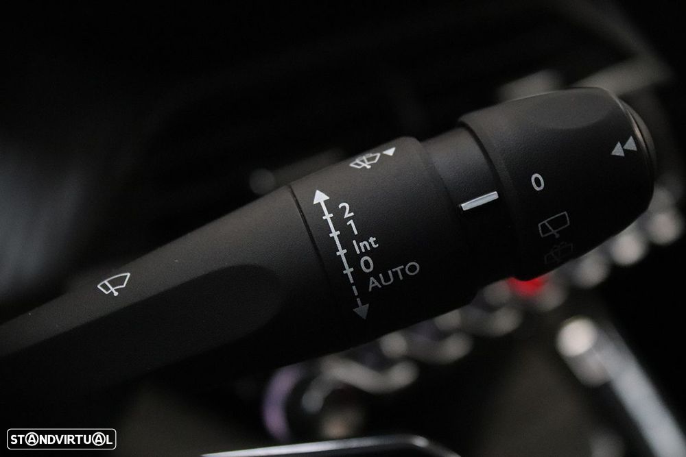 Peugeot 2008 1.2 PureTech Allure - 19