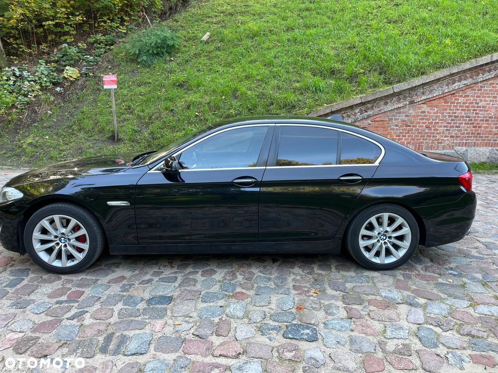 BMW Seria 5 525d xDrive - 3