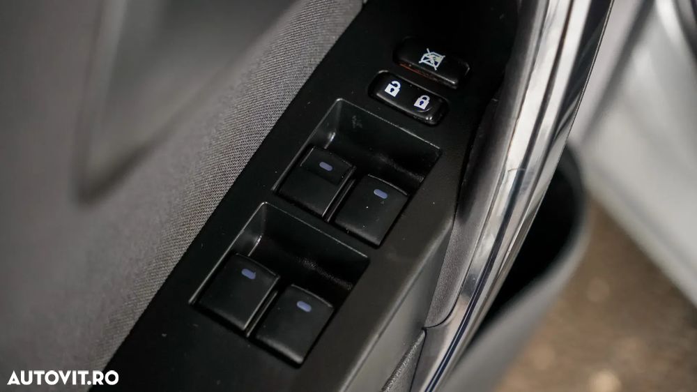 Toyota Auris 1.8 VVT-i Hybrid Automatik Touring Sports Life - 25