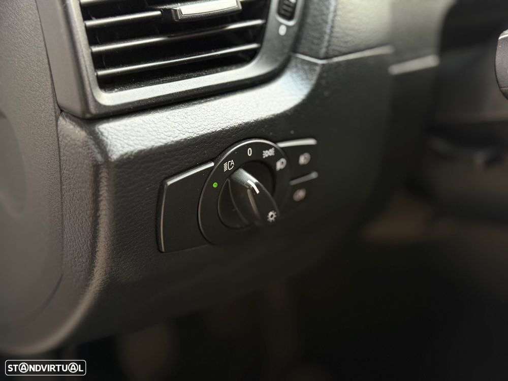 BMW X1 sDrive18d - 11