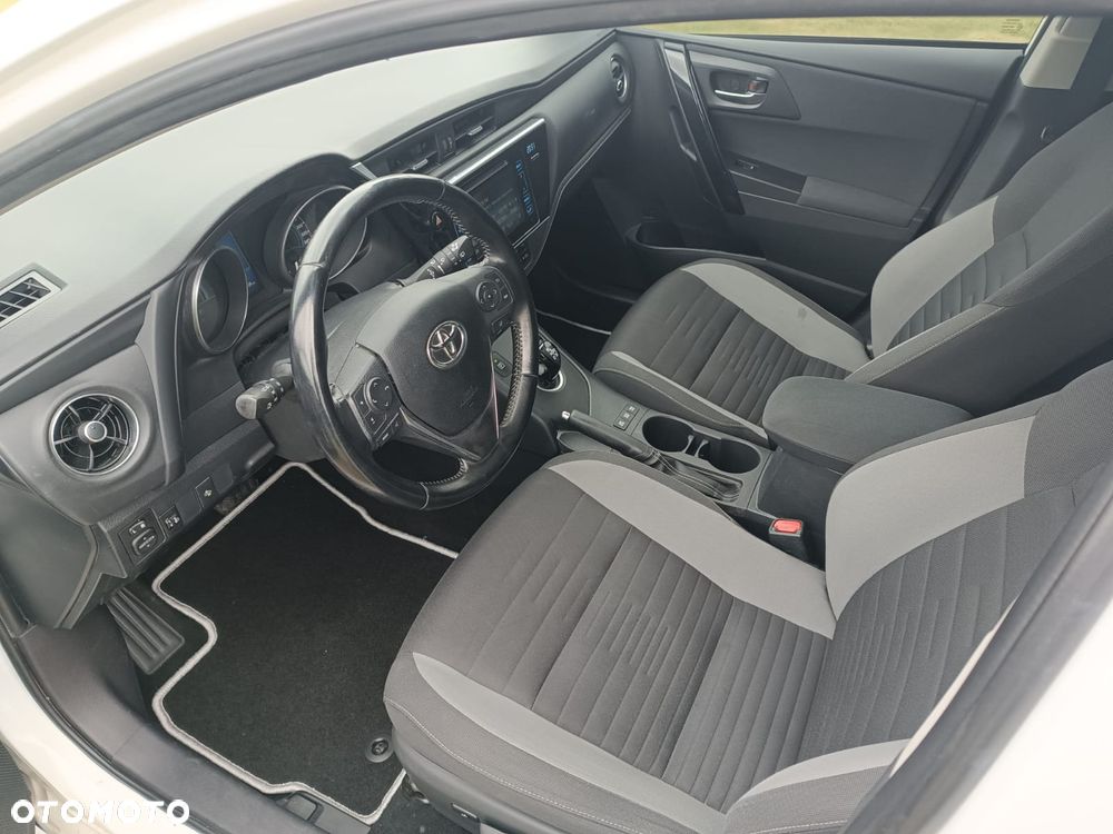 Toyota Auris 1.8 HSD Sol - 5