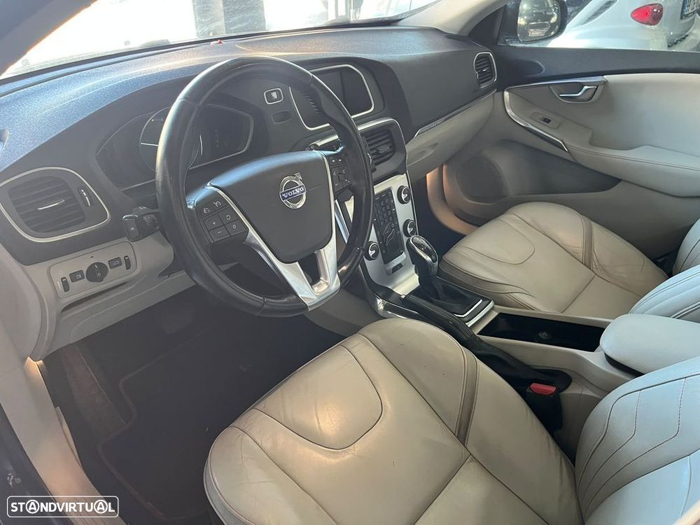 Volvo V40 Cross Country 1.6 D2 Volvo Ocean Race Powershift - 13