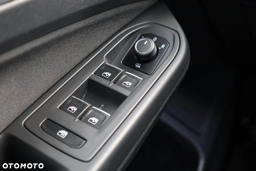 Volkswagen Golf VIII 1.5 TSI EVO Life - 27