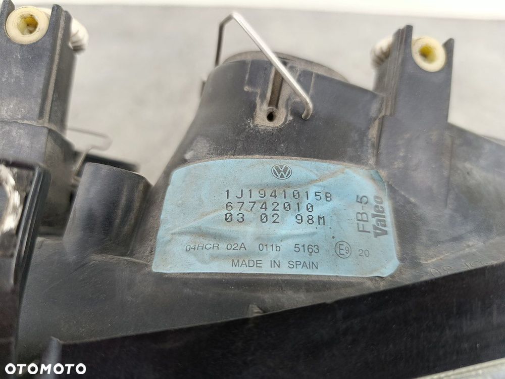 LAMPA PRZÓD LEWA VW GOLF IV 1J1941015B  67742010 VALEO - 9
