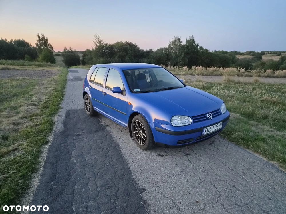 Volkswagen Golf 1.6 - 1
