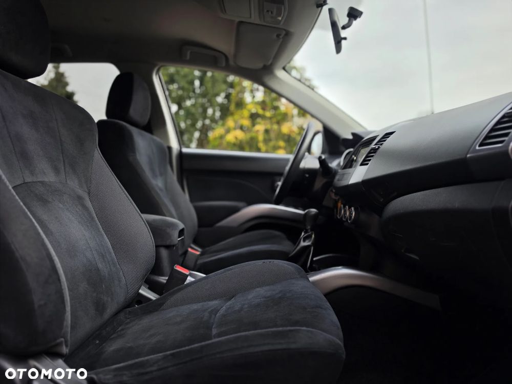 Mitsubishi Outlander - 17