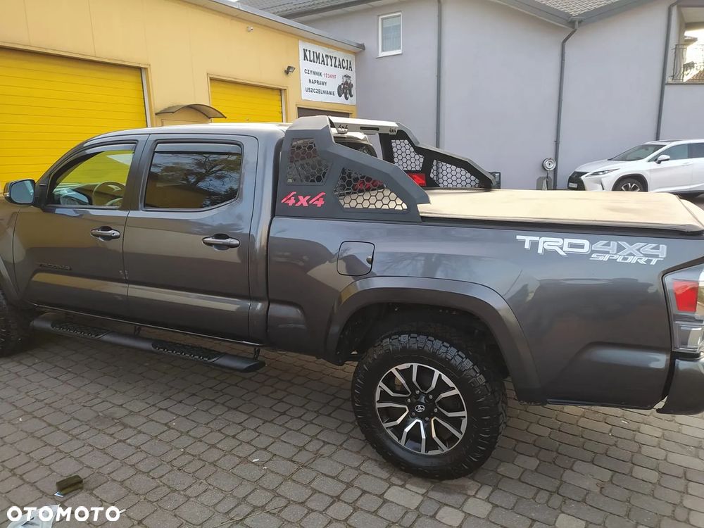 Toyota Tacoma - 25