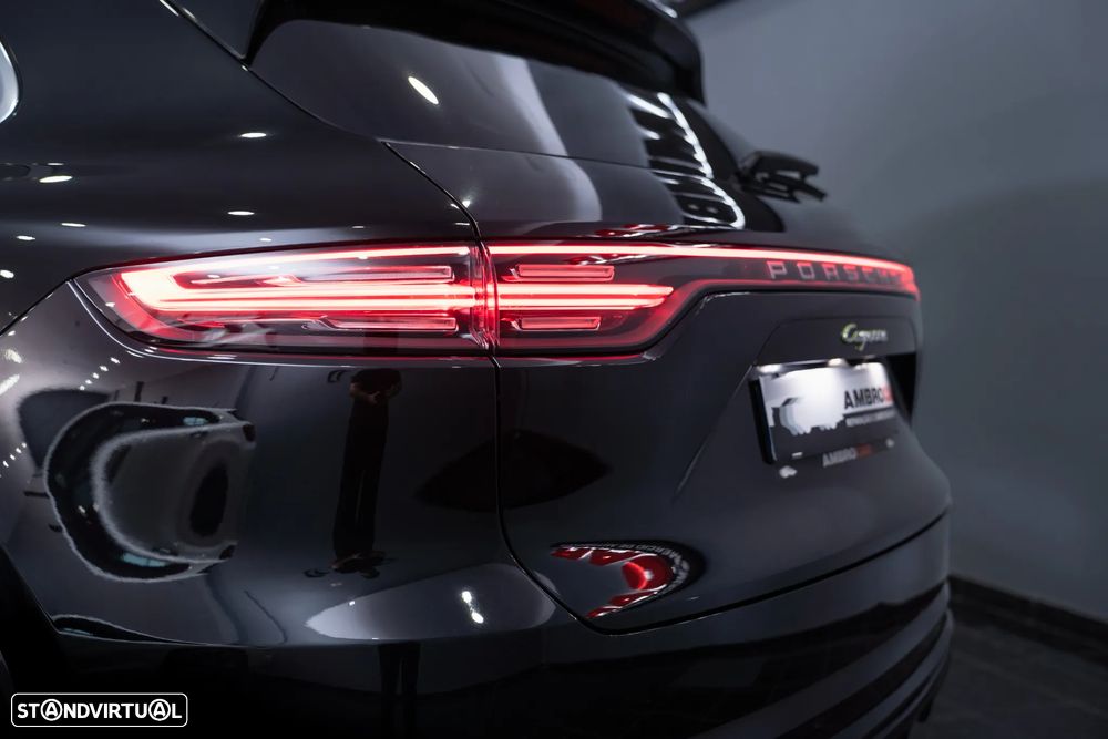 Porsche Cayenne - 4
