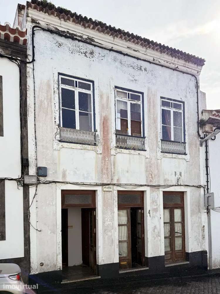 Moradia localizada na histórica cidade de Angra do Heroísmo - Grande imagem: 2/28