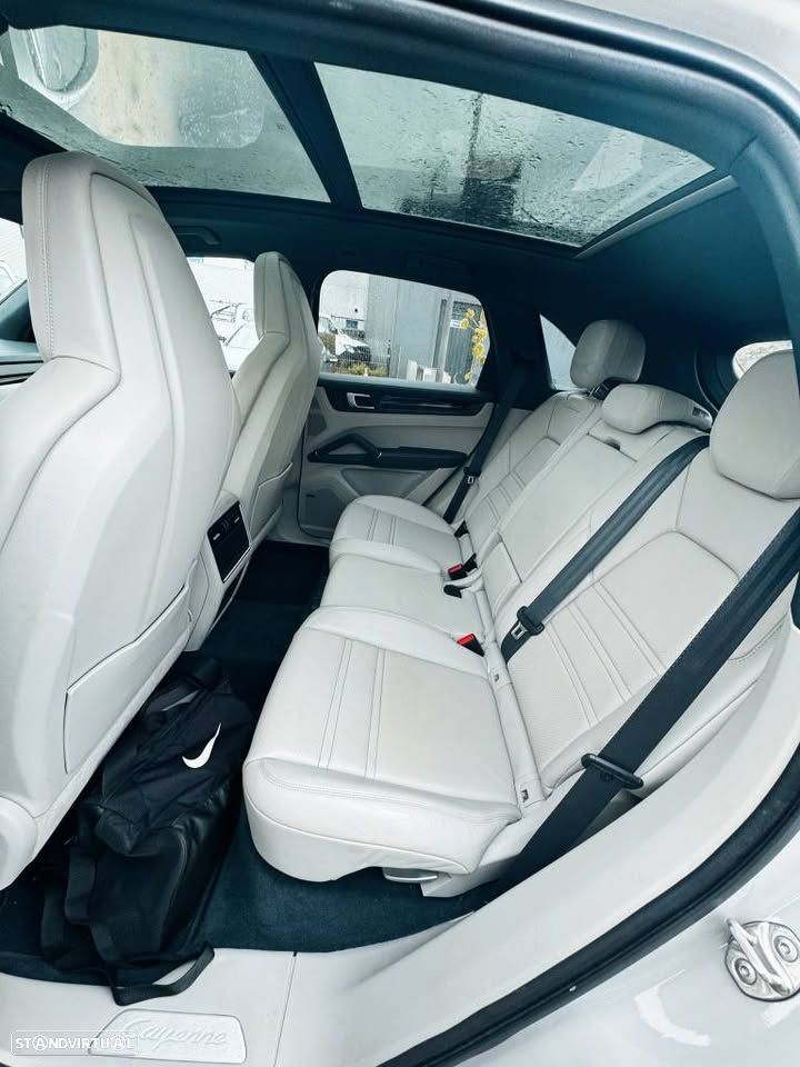 Porsche Cayenne E-Hybrid Platinum Edition - 9