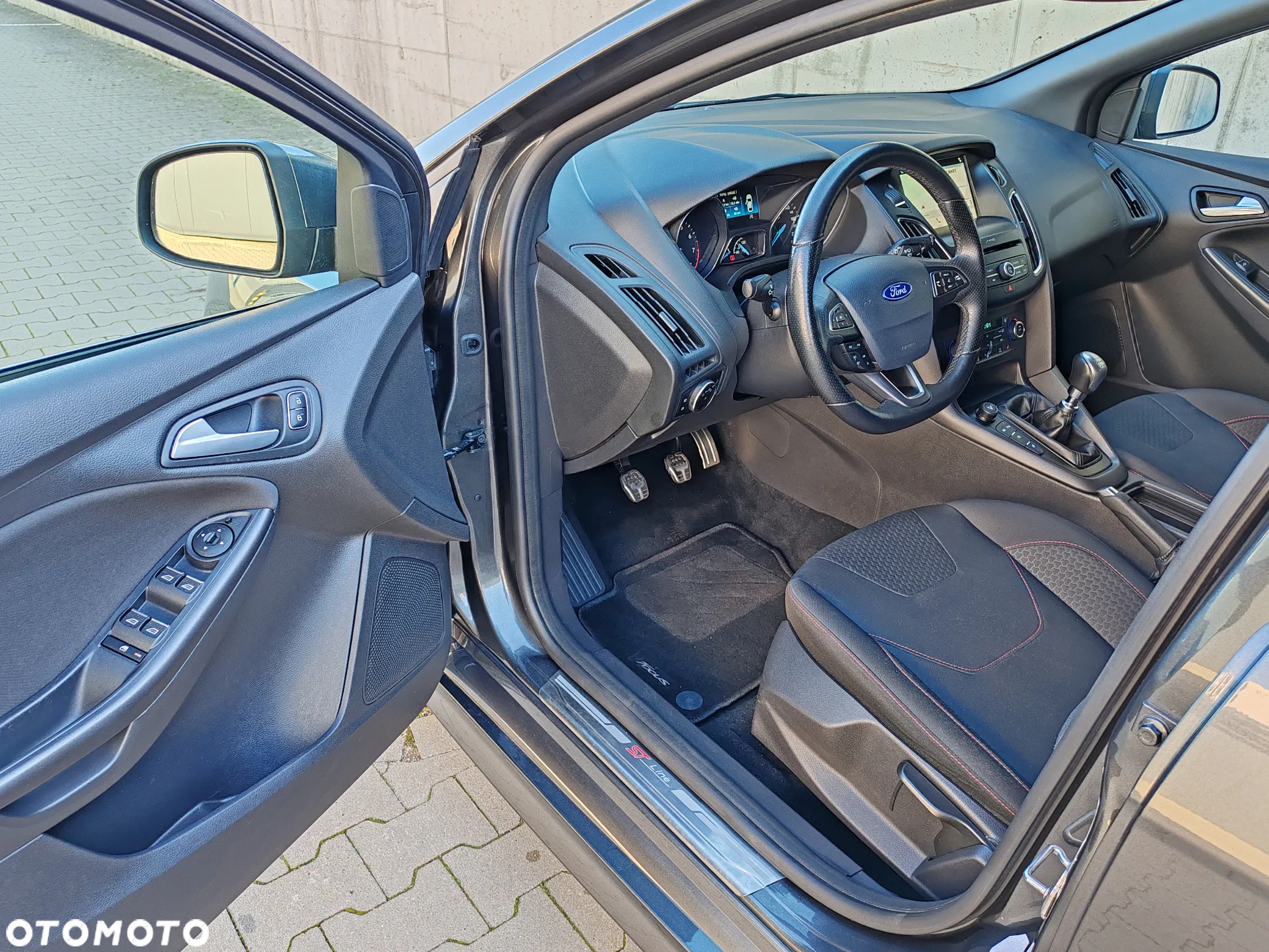 Ford Focus 1.5 EcoBoost ST-Line Business - 16