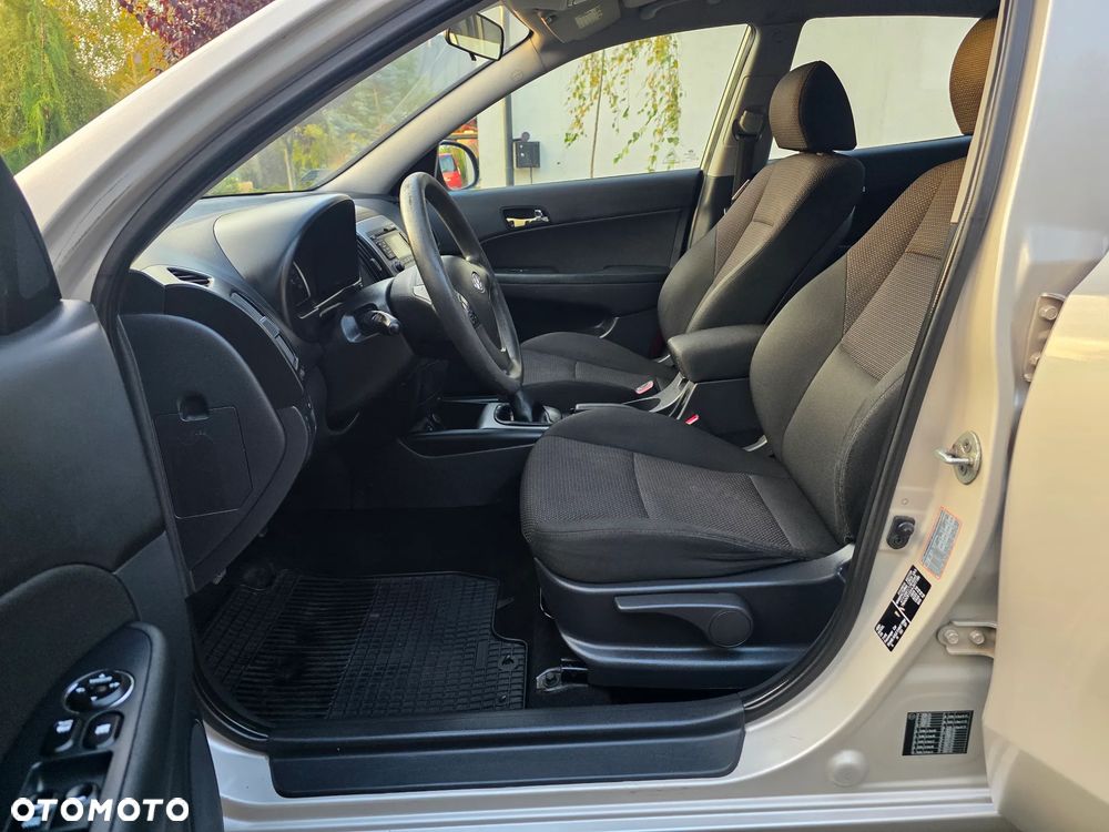 Hyundai i30 1.6 CRDi Comfort - 18