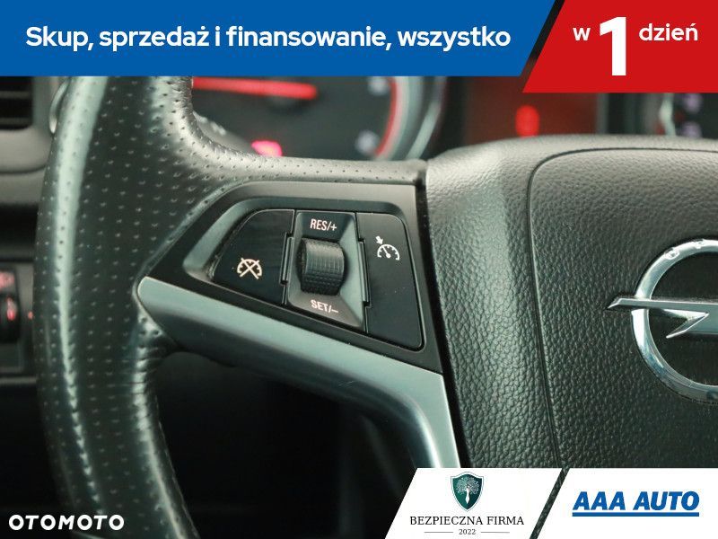 Opel Insignia - 18