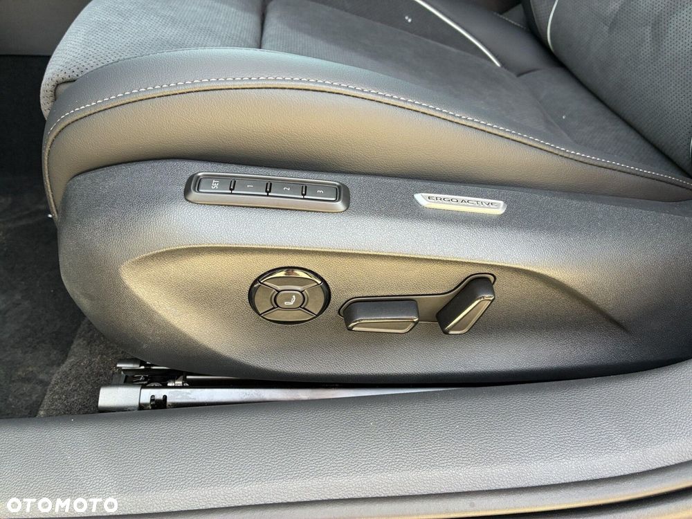 Volkswagen Passat - 26